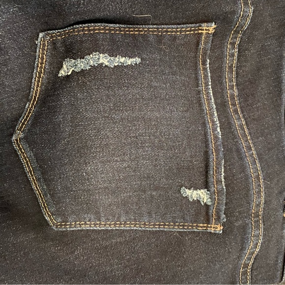 Westbound Woman Mid Rise Straight-Leg Dark-Wash Distressed Jeans 18W Short - Picture 6 of 9